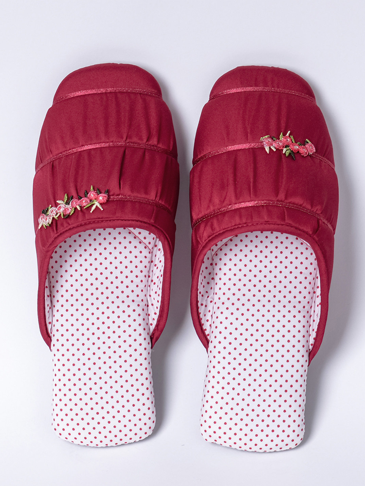 French Embroidered Bow Closed-Toe House Slippers Breathable Non Slip Quiet