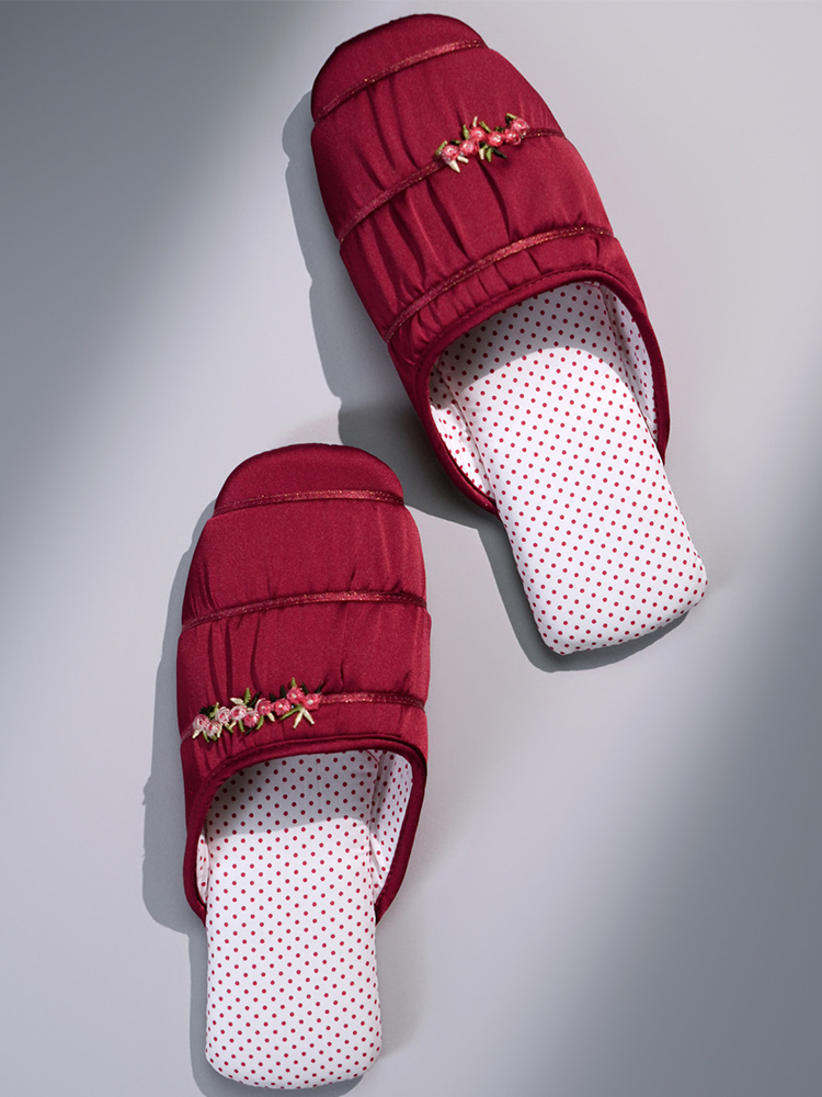 French Embroidered Bow Closed-Toe House Slippers Breathable Non Slip Quiet