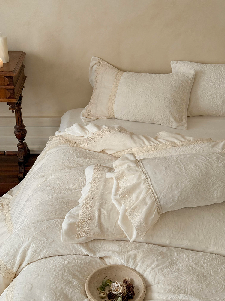 French Winter Ultra Soft Plush Fleece Bedding Set Carved Cream Lace Bed Skirt