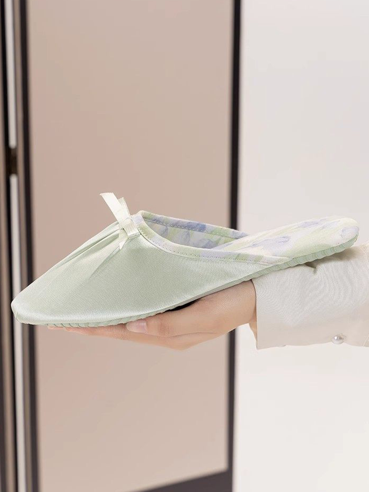 Luxury Printed Closed-Toe House Slippers Soft Sole Non Slip Quiet