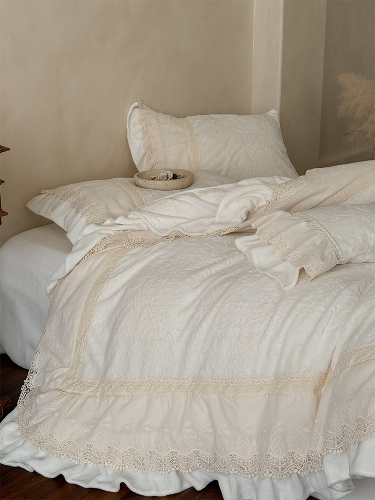 French Winter Ultra Soft Plush Fleece Bedding Set Carved Cream Lace Bed Skirt