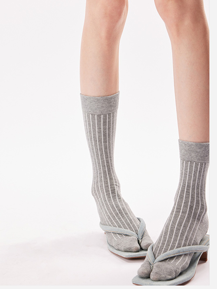 Tabi Bubble Toe Socks