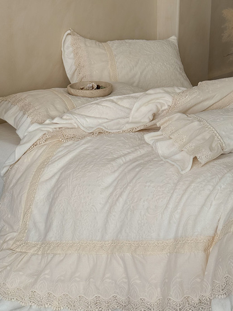 French Winter Ultra Soft Plush Fleece Bedding Set Carved Cream Lace Bed Skirt
