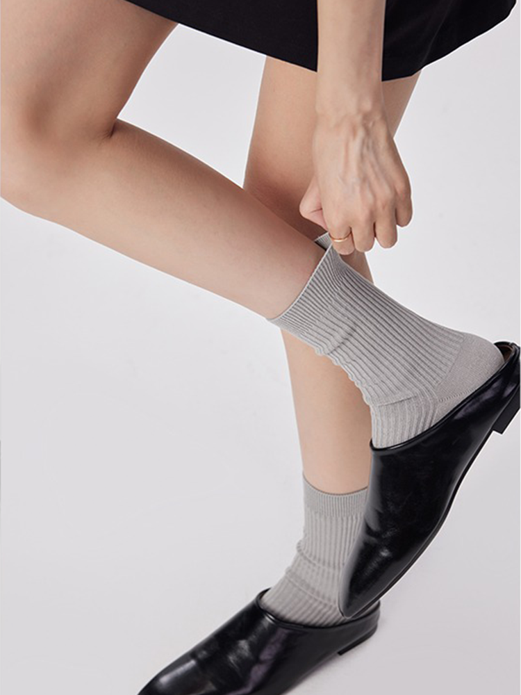 Athletic Aesthetic Women‘s Socks Stripe Knit Neutral Mid-Length Light - Yangma