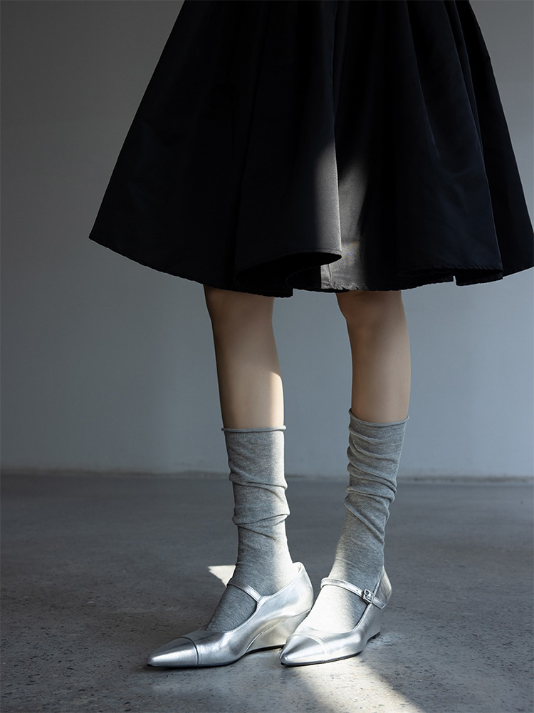 Ruffles Lady's Knee High Cotton Slouchy Socks - Yangma